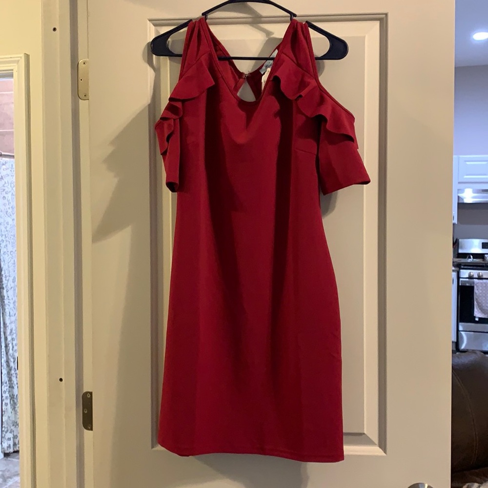 Women’s size large dress. Never worn!
